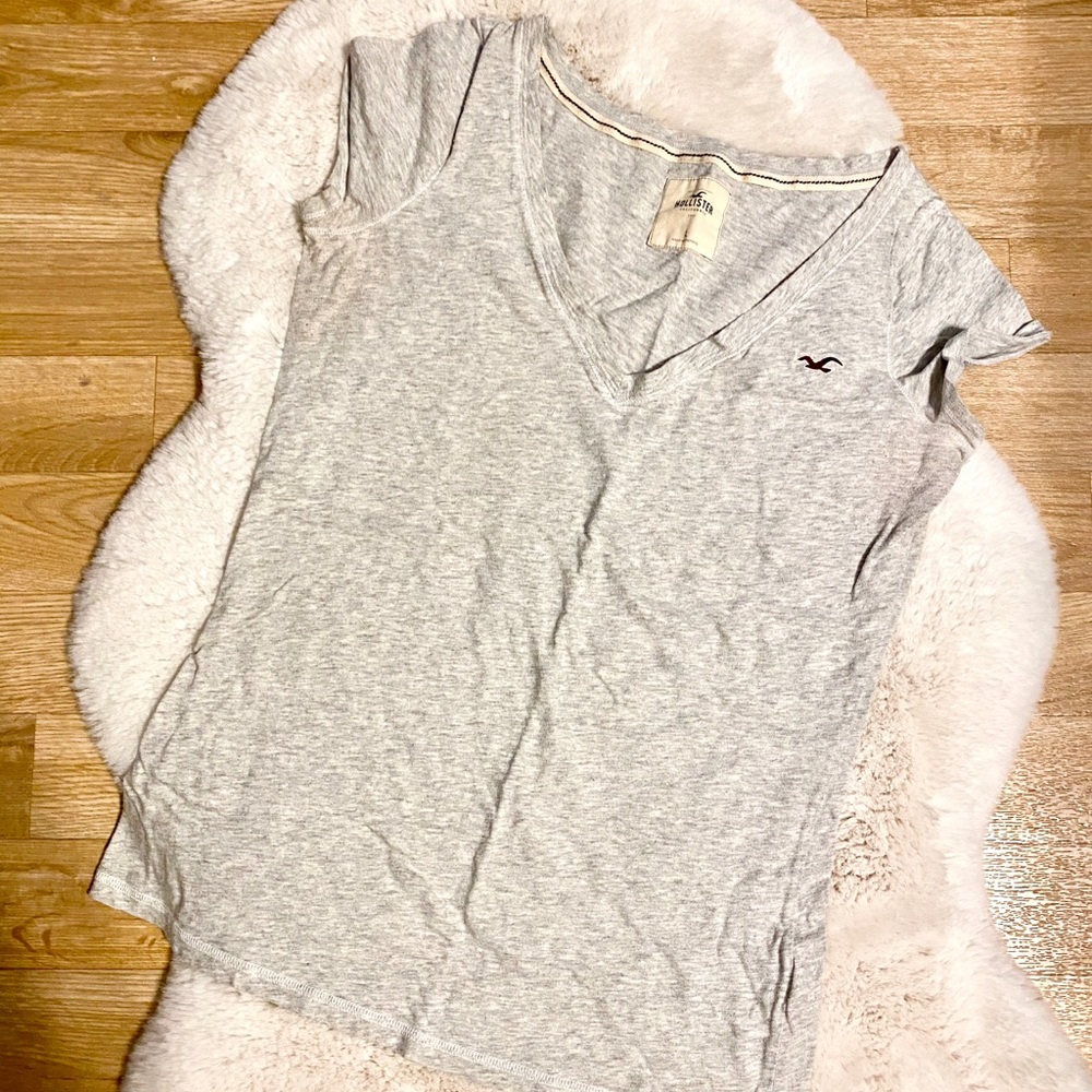 Hollister V-Neck Shirt